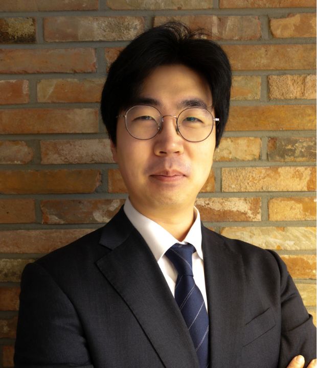 Dr.Jaewoo Kang